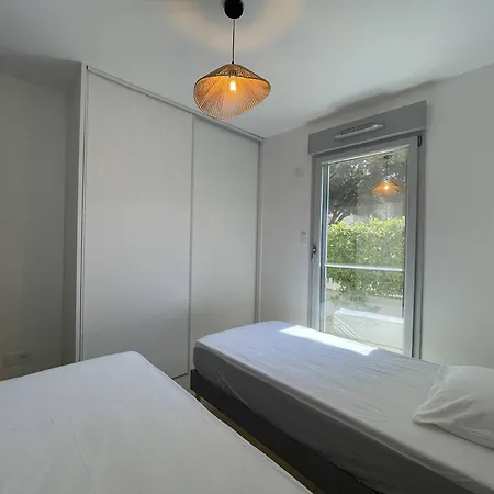 T3 Neuf Avec Terrasse Et Parking, Proche - Fr-1-308-210 * Le Lavandou