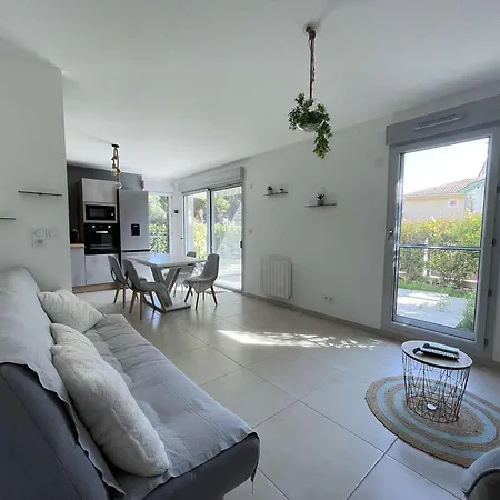 T3 Neuf Avec Terrasse Et Parking, Proche - Fr-1-308-210 Apartman