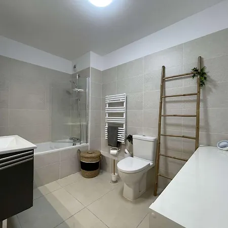 شقة T3 Neuf Avec Terrasse Et Parking, Proche - Fr-1-308-210 لو لا فاندو