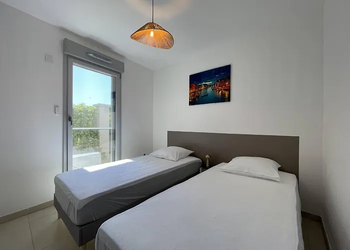 T3 Neuf Avec Terrasse Et Parking, Proche - Fr-1-308-210 Apartman Le Lavandou